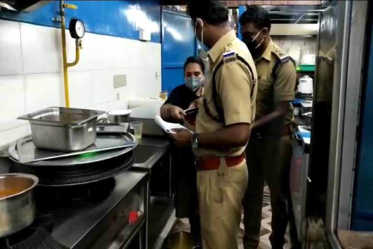 Food raid case updates  പറവൂരിലെ ഭക്ഷ്യ വിഷ ബാധ  കളമശ്ശേരിയിലെ സുനാമി ഇറച്ചി  പ്രതികളെ പിടികൂടാനാകാതെ പൊലീസ്  കളമശ്ശേരിയില്‍ പഴകിയ മാംസം പിടികൂടി  പറവൂരിലെ മജ്‌ലിസ് ഹോട്ടലില്‍ ഭക്ഷ്യ വിഷബാധ  എറണാകുളം വാര്‍ത്തകള്‍  എറണാകുളം ജില്ല വാര്‍ത്തകള്‍  എറണാകുളം പുതിയ വാര്‍ത്തകള്‍  kerala news updates  latest news in keralaz  kerala news updates  latest news updates  health department  kerala news  എറണാകുളത്ത് ആരോഗ്യ വകുപ്പിന്‍റെ പരിശോധന