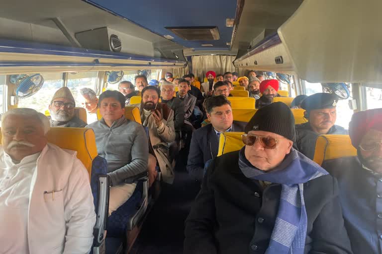 Dr farooq abdullah  traveling in bus to reach lakahanpur