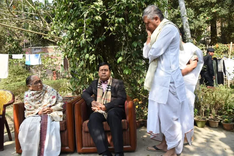 Sarbanada Sonowal at Nilmani Phukan home