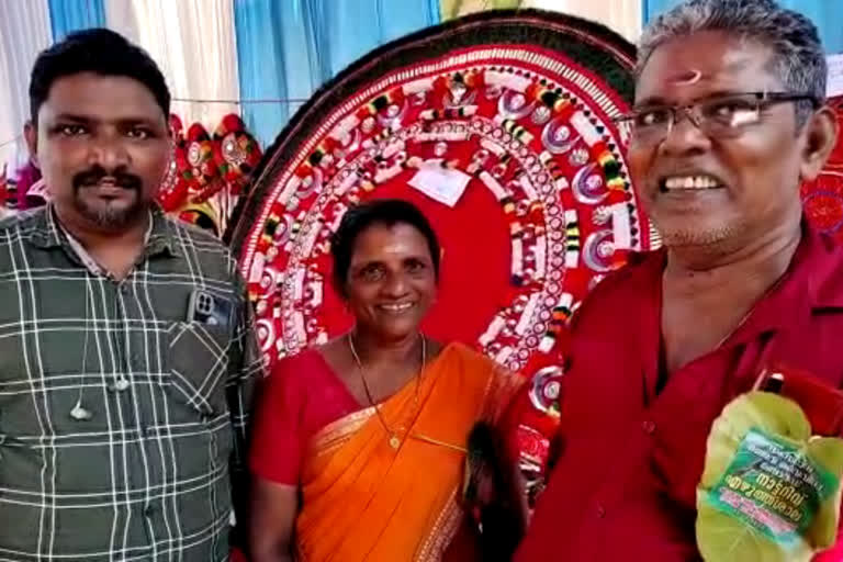 theyyam ornaments and crafting kannur  theyyam ornaments and crafting  theyyam ornaments  theyyam  theyyam season  theyyam art  തെയ്യം  തെയ്യം ആടയാഭരണങ്ങൾ  തെയ്യം കലാരൂപം  തെയ്യക്കാവുകൾ ഒരുങ്ങുന്നു  പയ്യന്നൂർ  തെയ്യം അണിയലങ്ങൾ ഒരുക്കി പയ്യന്നൂർ സ്വദേശികൾ