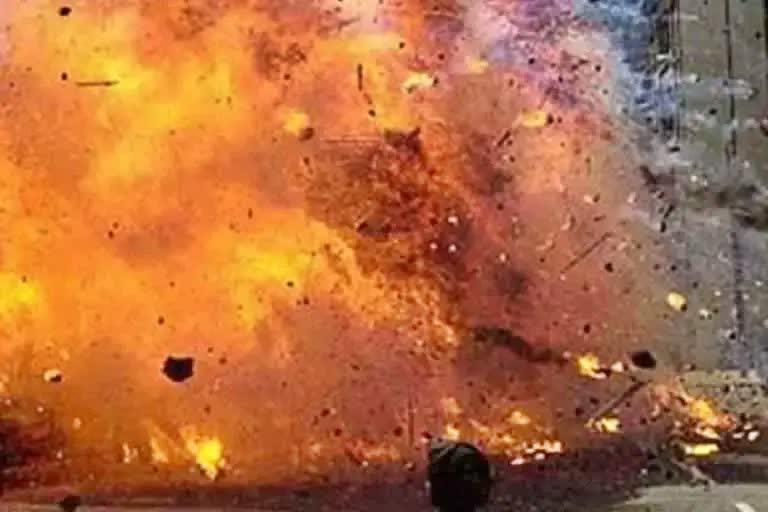 Etv BharatJammu kashmir Explosion: જમ્મુ-કાશ્મીરના નરવાલ વિસ્તારમાં થયો બ્લાસ્ટ, 6 લોકો થયા ઈજાગ્રસ્ત