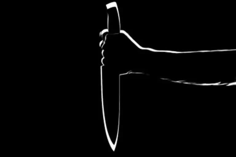 Man stabbed to death in Hyderabad Telangana  Hyderabad Telangana  ഹൈദരാബാദിലെ ജിയഗുഡ  ഹൈദരാബാദില്‍ യുവാവിനെ നടുറോഡില്‍ കുത്തിക്കൊന്നു