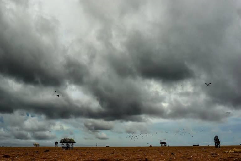 rain  rain alert  kerala rain prediction  kerala weather updation today  kerala  ഒറ്റപ്പെട്ട മഴയ്‌ക്ക് സാധ്യത  കേരളത്തില്‍ മഴയ്‌ക്ക് സാധ്യത  ചുഴലിക്കാറ്റ്  മഴ  മഴ സാധ്യത  മഴ മുന്നറിയിപ്പ്  കാലാവസ്ഥ പ്രവചനം