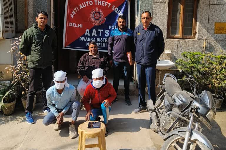 AATS arrested two vicious snatchers in delhi