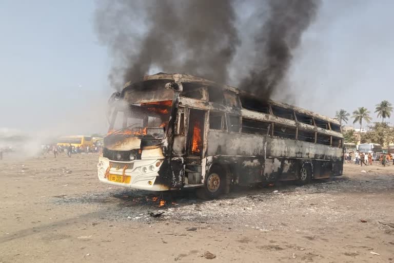 Tourist bus caught fire
