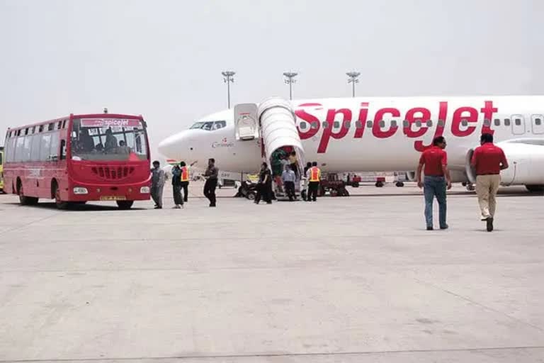 One held for misbehaving with cabin crew on Delhi-Hyderabad SpiceJet flight