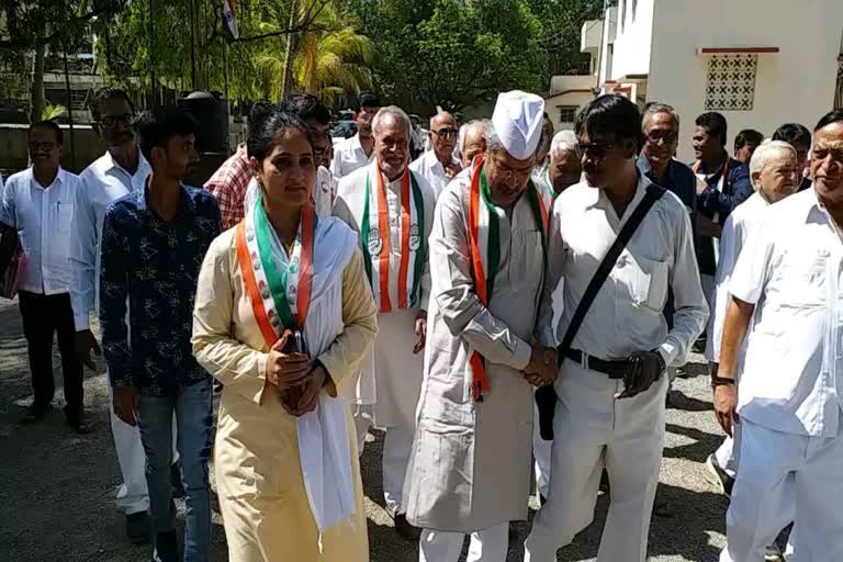 Junagadh Congress: કોંગ્રેસમાં તિરાડ, પક્ષ વિરોધી પ્રવૃત્તિ કરનાર કોંગ્રેસના ચાર નેતાઓને દેખાડાયો બહારનો રસ્તો