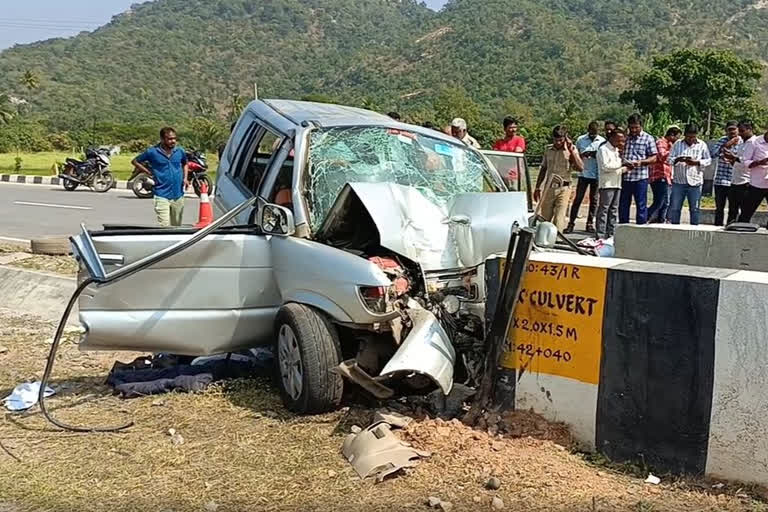 Four died after car rams into culvert