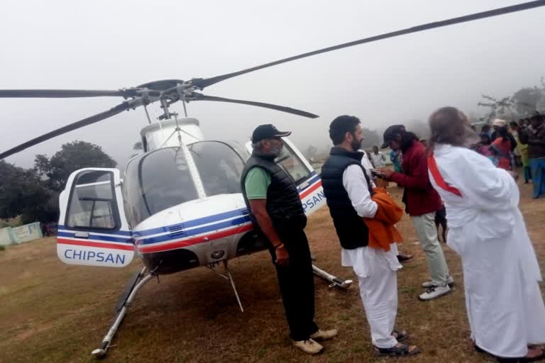 ravi-shankars-helicopter-makes-emergency-landing-in-tamil-nadu