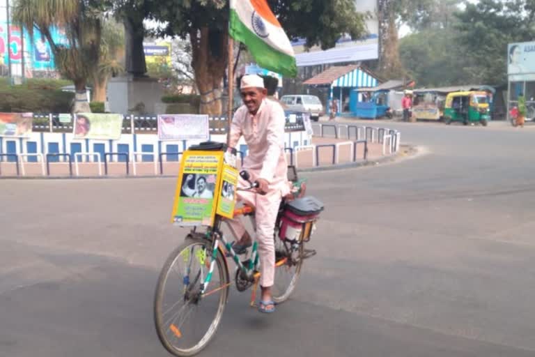 man from Haryana is Cycling throughout the Country to build a the dream nation of Martyrs