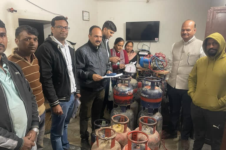 38 illegal gas cylinders seized in Ajmer