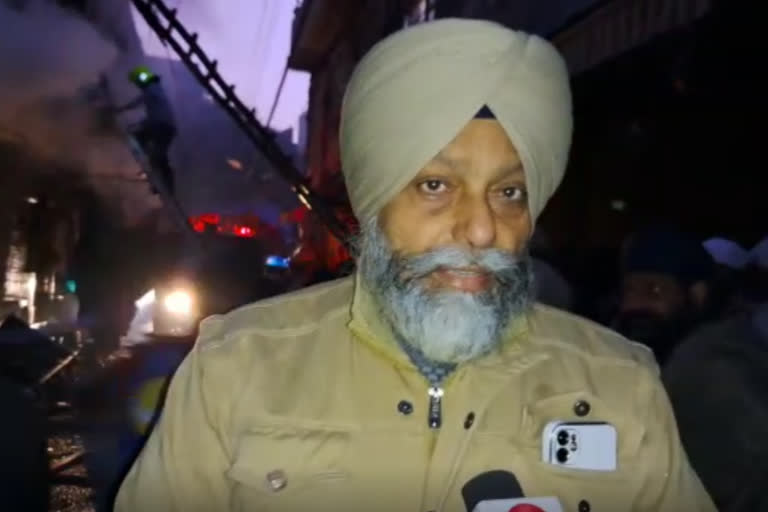 A terrible fire broke out at Munyari's shop in Amritsar, one person was burnt alive