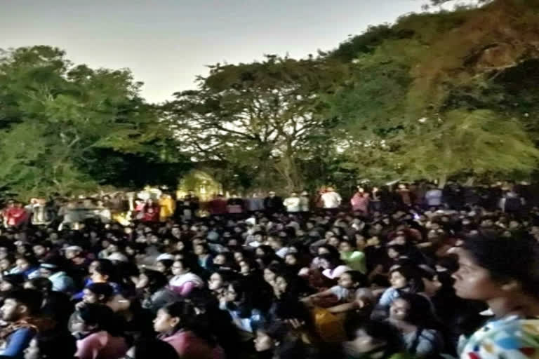 The SFI-HCU said in a social media post that more than 400 students turned out for the screening rejecting the false propaganda and the attempts of ABVP to create unrest and the administration to disrupt the screening of the documentary. As a counter to the SFI programme, the Akhil Bharatiya Vidyarthi Parishad (ABVP) organised a screening of 'Kashmir Files' based on the exodus of Hindus from Kashmir due to killings by Pakistan-backed terrorists.