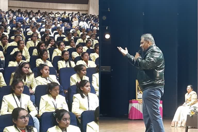 Jay Vasavada at bhavanagar nandkuvar ba college