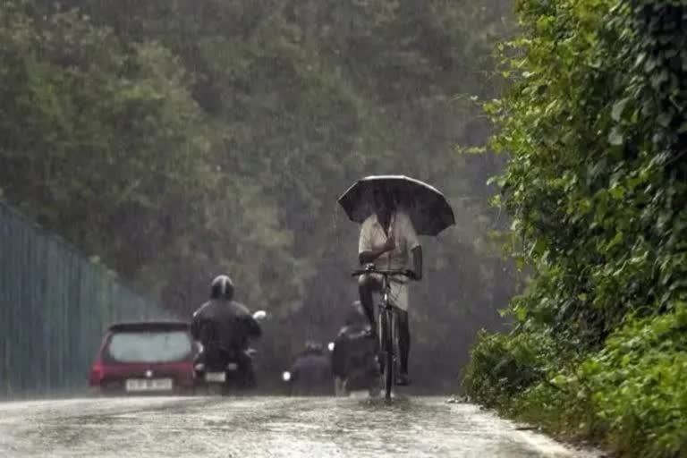 Rain in Kerala  Rain in Kerala Latest News Updates  Possibility of Rain in Kerala  Rain in Kerala on two days  Low Pressure on Bay of Bengal  ബംഗാൾ ഉൾക്കടലിൽ ന്യൂനമർദ്ദം  സംസ്ഥാനത്ത് രണ്ട് ദിവസം മഴക്ക് സാധ്യത  സംസ്ഥാനത്ത് രണ്ട് ദിവസം മഴ  ഈ വർഷത്തെ ആദ്യ ന്യൂനമർദ്ദം  കാലാവസ്ഥ നിരീക്ഷണ കേന്ദ്രത്തിന്‍റെ മുന്നറിയിപ്പ്  തിരുവനന്തപുരം  ന്യൂനമർദ്ദം രൂപപ്പെടുന്നത് എങ്ങനെ  ന്യൂനമർദ്ദം  മത്സ്യബന്ധനം നിരോധിച്ച സ്ഥലങ്ങള്‍  എന്താണ് ന്യൂനമര്‍ദ്ദം