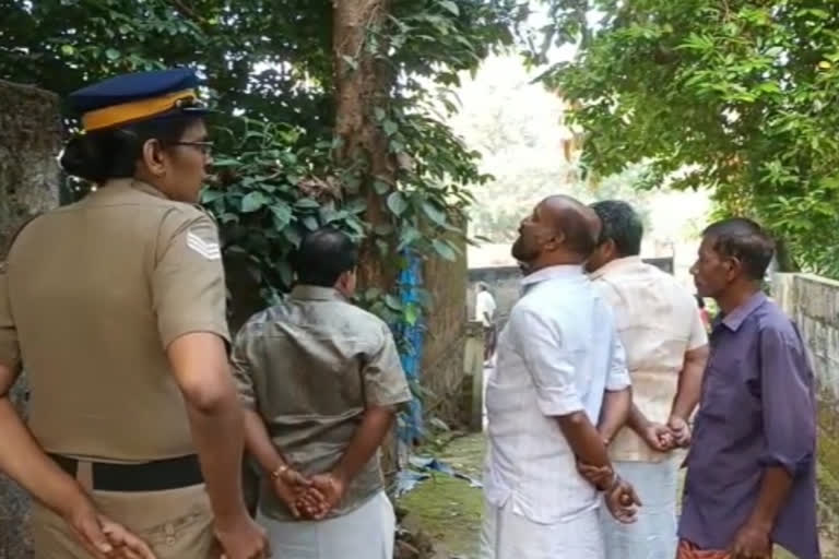 tamilnadu resident killed wife  husband killed wife in kalady  kalady rathnavalli murder  suspicion lead by killing  latest news in ernakulam  latest news today  ഭാര്യയെ കൊലപ്പെടുത്തി  ഭാര്യയെ കൊലപ്പെടുത്തി ഭര്‍ത്താവ്  തമിഴ്‌നാട് സ്വദേശി മഹേഷ് കുമാറാണ്  ഭാര്യയെ ശ്വാസം മുട്ടിച്ച് കൊന്നു  ഭർത്താവ് ഭാര്യയെ കൊലപ്പെടുത്തി  തമിഴ്‌നാട് സ്വദേശി രത്നവല്ലിയാണ് കൊല്ലപ്പെട്ടത്  സംശയത്തെ തുടര്‍ന്ന് ഭാര്യയെ കൊലപ്പെടുത്തി  പ്രതി മഹേഷ് കുമാർ  എറണാകുളം ഏറ്റവും പുതിയ വാര്‍ത്ത  ഇന്നത്തെ പ്രധാന വാര്‍ത്ത