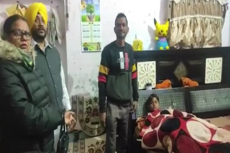 child was electrocuted by a china door, the child's feet burnt In Hoshiarpur