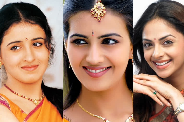 చినుకులా మొదలై తుఫానులా మారే హీరోయిన్లు కొందరుంటారు. కానీ తొలి అడుగుతోనే తుఫానులా ప్రభంజనం సృష్టించి ఆ తర్వాత తెరమరుగైపోయే వారు మరికొందరు ఉంటారు. అలాంటి వారు టాలీవుడ్లో చాలా మందే ఉన్నారు. ఫస్ట్ మూవీతో అందరినీ ఆకట్టుకొని ఆ తర్వాత ఇండస్ట్రీకి దూరమైన వారి గురించి ఈ స్టోరీలో చూద్దాం.