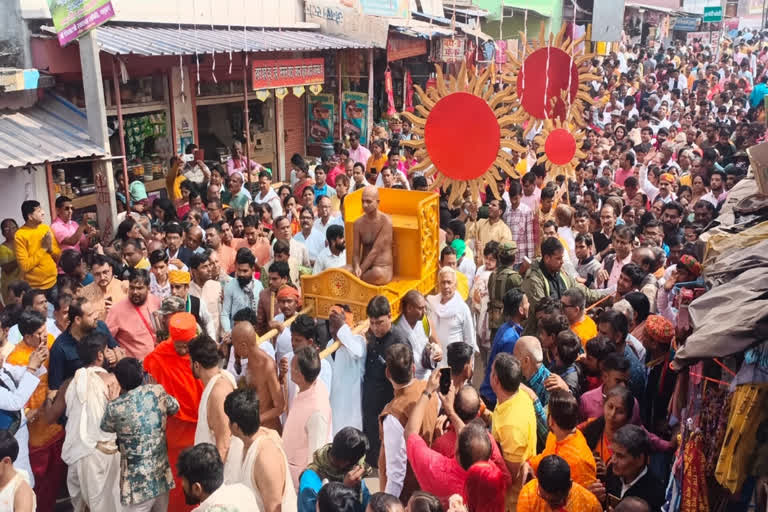 Jainacharya Prasanna Sagar's Mahaparana took place at Parasnath, Baba Ramdev attends