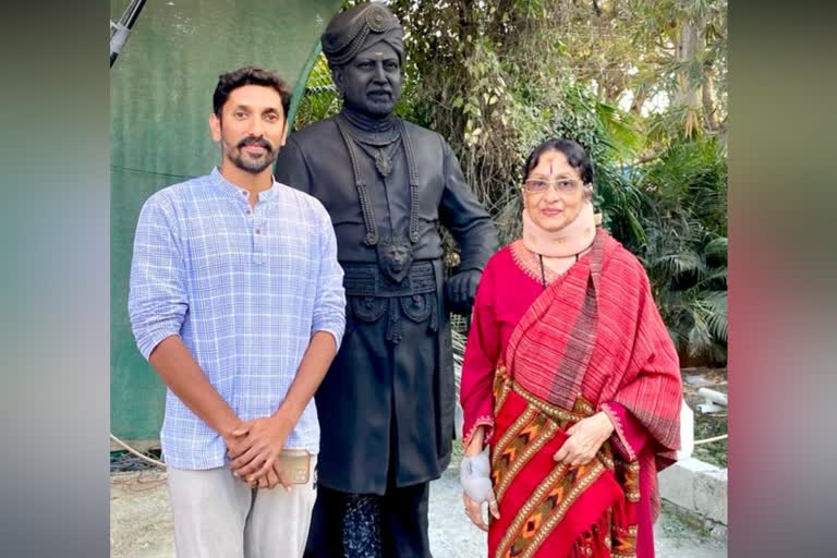 Vishnuvardhan statue in Mysore