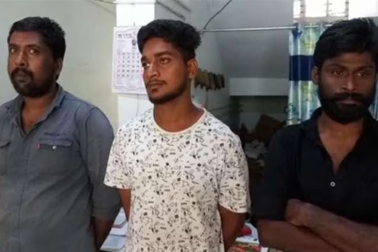 goons arrested in Kazhakkoottam Thiruvananthapuram  goons arrested in Kazhakkoottam  Kazhakkoottam Thiruvananthapuram  നാല് ഗുണ്ടകള്‍ പിടിയില്‍  തിരുവനന്തപുരത്ത് നാല് ഗുണ്ടകള്‍ പിടിയില്‍  കഴക്കുട്ടം  കഠിനംകുളം  നാല് ഗുണ്ടകളെ പിടികൂടി പൊലീസ്