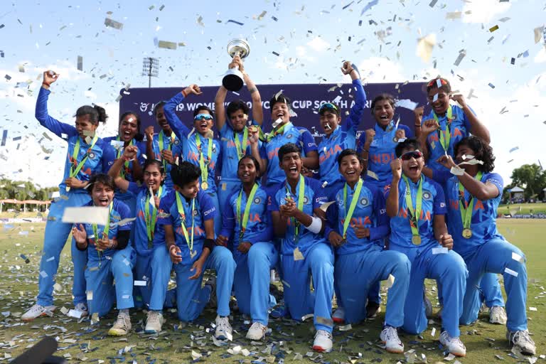 India lift ICC u19 womens t20 world cup  ind u19 vs england u19  അണ്ടര്‍ 19 വനിത ടി20 ക്രിക്കറ്റ് ലോകകപ്പ്  Womens U19 World Cup Final  IND vs ENG  india defeated england  India Women U19  cricket newss  sports news  india makes history  shefali verma  ഷെഫാലി വർമ