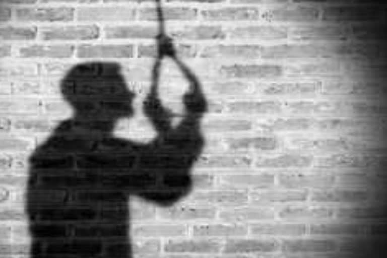 committed suicide in Nashik