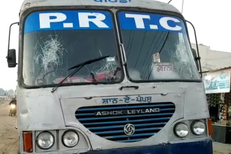 3 youths pelted stones on Punjab Roadways bus, know the reason