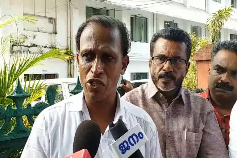 kerala secretariat association  kerala secretariat association leaders clash  congress backs secretariat organization  Clash between leaders secretariat organization  തിരുവനന്തപുരം  കേരള സെക്രട്ടറിയേറ്റ് അസോസിയേഷൻ  എംഎസ് ജ്യോതിഷ്  അധികാര തർക്കം  സെക്രട്ടറിയേറ്റിലെ കോണ്‍ഗ്രസ് അനുകൂല സംഘടന  എംഎസ് ജ്യോതിഷിൻ്റെ നേതൃത്വത്തിലുള്ള പാനലിനെ  kerala local news