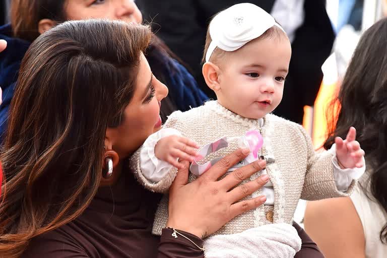 Priyanka Chopra Daughter: પ્રિયંકાએ પહેલીવાર પુત્રી માલતીનો ચહેરો બતાવ્યો, જુઓ અહિં તસ્વીર