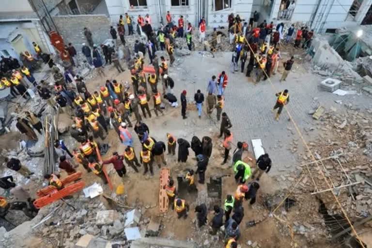 Death toll in Peshawar Masque Blast rises to 92, more than 100 injured