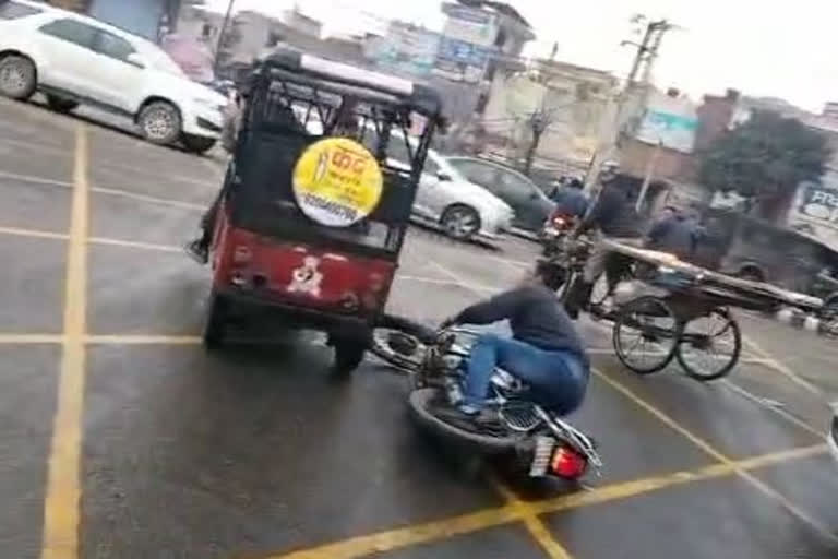 Movie like chase sequence in Amritsar, after police chases e-rickshaw