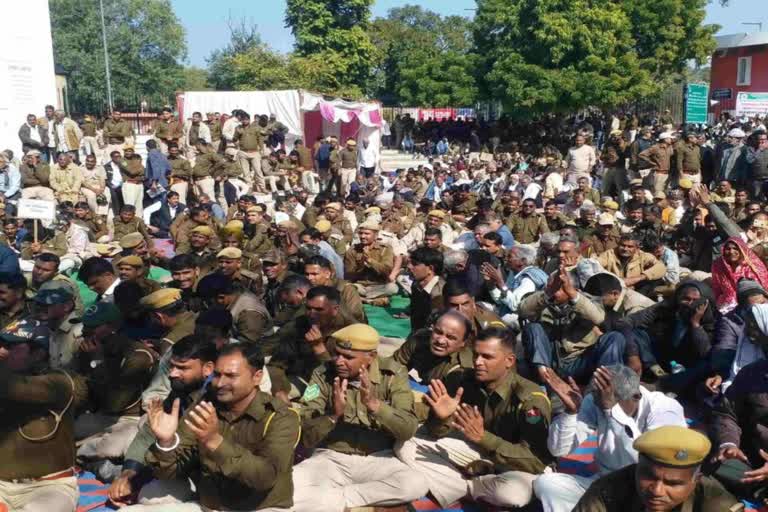 Forest Department Workers Protest