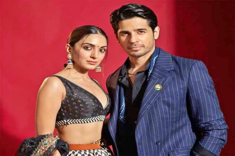 Kiara Advani And Sidharth Malhotra  Kiara Advani And Sidharth Malhotra To Get Married  Kiara Advani And Sidharth Malhotra movies  ಜೈಸಲ್ಮೇರ್​ನಲ್ಲಿ ಕಿಯಾರಾ ಸಿದ್ದಾರ್ಥ್​ ವಿವಾಹ ಸಂಭ್ರಮ  ಬಾಲಿವುಡ್​ ಅಂಗಳದಲ್ಲಿ ಹೀಗೊಂದು ಟಾಕ್​ ಅಡ್ವಾಣಿ ಮತ್ತು ಸಿದ್ಧಾರ್ಥ್ ಶೀಘ್ರದಲ್ಲೇ ವಿವಾಹ  ಮದುವೆ ಬಗ್ಗೆ ಸ್ಪಷ್ಟತೆ ನೀಡದ ಬಾಲಿವುಡ್ ನಟ ನಟಿ  ಕಿಯಾರಾ ಅಡ್ವಾಣಿ ಹಾಗೂ ಸಿದ್ಧಾರ್ಥ್ ಮಲ್ಹೋತ್ರಾ ಪ್ರೀತಿ  ಮದುವೆ ಸಮಾರಂಭದ ಸಂಪೂರ್ಣ ಸಾಕ್ಷ್ಯಚಿತ್ರ  ಹತ್ತಿರದಿಂದ ನೋಡುತ್ತಿದ್ದಂತೆ ಪ್ರೀತಿಯಲ್ಲಿ ಸಿಲುಕಿದೆ