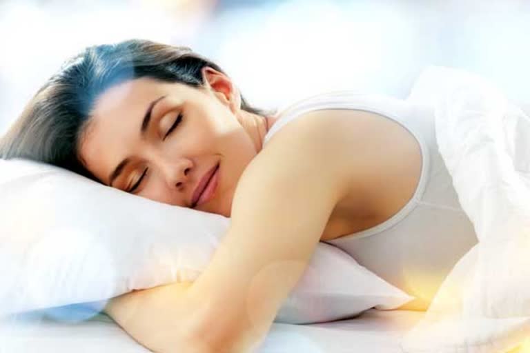 follow-these-habits-for-good-sleep-dot-renowned-nutritionist-rujuta-divekar