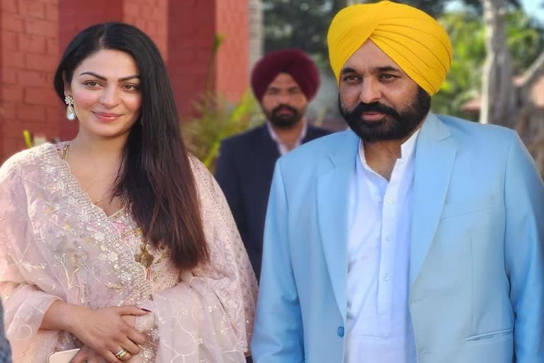 Neeru Bajwa met CM Mann