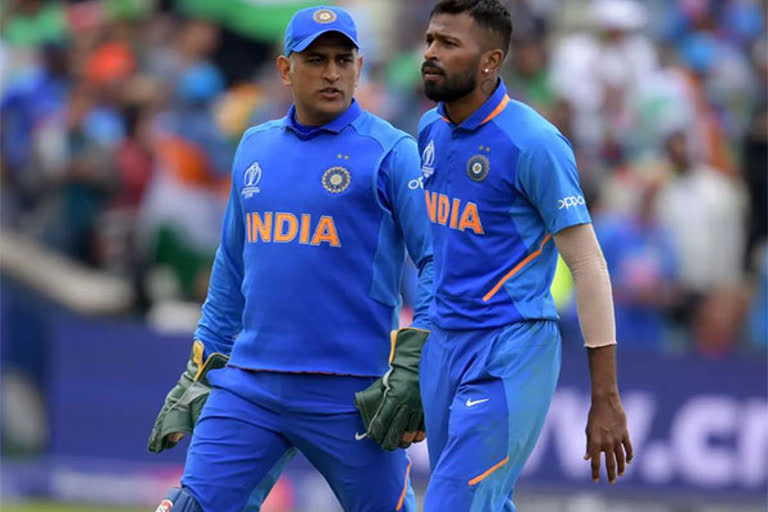 MS Dhoni, Hardik Pandya