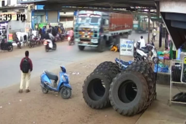 narmadapuram truck hit bike