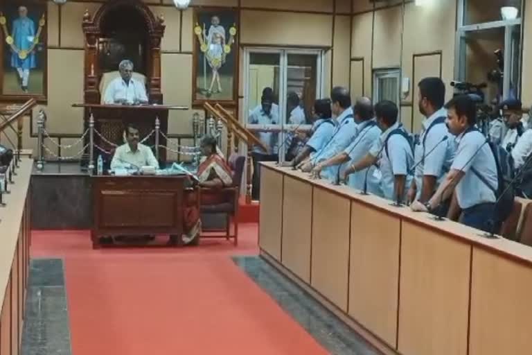 திமுக எம்.பிக்கள் வாக்குவாதம்