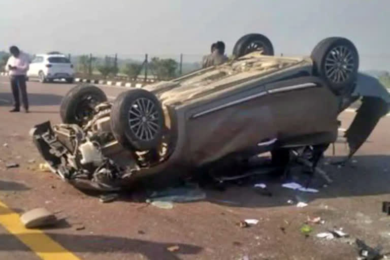 Road accident at Agra Lucknow Expressway