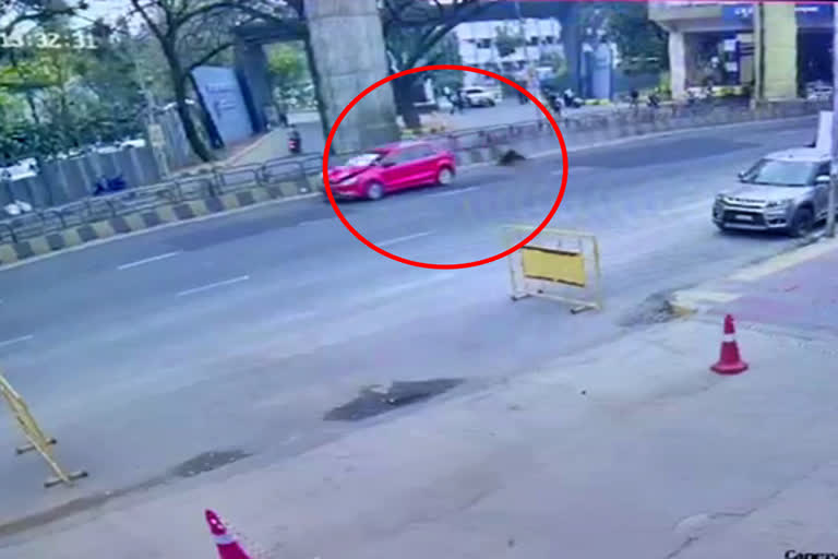 Bangalore Hit and run case  Young woman seriously injured  woman treated in ICU  ಬೆಂಗಳೂರಿನಲ್ಲಿ ಹಿಟ್ ಅಂಡ್ ರನ್​ ಯುವತಿಗೆ ಗಂಭೀರ ಗಾಯ  ಐಸಿಯುವಿನಲ್ಲಿ ಚಿಕಿತ್ಸೆ  ಅಪಘಾತದಲ್ಲಿ ಯುವತಿ ಗಂಭೀರವಾಗಿ ಗಾಯ  ಗಾಯಗೊಂಡ ಯುವತಿಯ ಹೆಸರು ಸ್ವಾತಿ  ಕೆಂಗೇರಿ ಸಂಚಾರಿ ಪೊಲೀಸ್​ ಠಾಣೆಯಲ್ಲಿ ಪ್ರಕರಣ  ಅನಾರೋಗ್ಯದಿಂದ ಆಸ್ಪತ್ರೆಗೆ ದಾಖಲಾಗಿದ್ದ ಬಾಲಕಿ ಸಾವು  ವೈದ್ಯರ ನಿರ್ಲಕ್ಷ್ಯವೇ ಸಾವಿಗೆ ಕಾರಣ