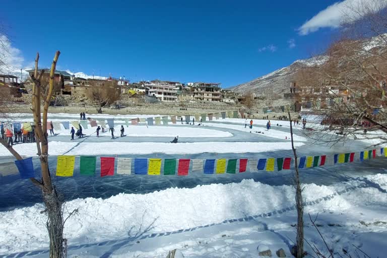 Himachal Pradesh  Kinnaur Nako lake  World record  Nako lake got World record  ice skating games  highest and longest Ice skating track  ഏറ്റവും ഉയരത്തിലുള്ള ഏറ്റവും നീളമേറിയ ട്രാക്ക്  ഐസ് സ്കേറ്റിങ് മത്സരം  ഐസ് സ്കേറ്റിങ്  ലോക റെക്കോർഡ് തിളക്കത്തില്‍ നാക്കോ തടാകം  ലോക റെക്കോർഡ്  നാക്കോ തടാകം  തടാകം  ലോകത്തിലെ ഏറ്റവും ഉയരം കൂടിയ സ്ഥലം  ദേശീയതല ഐസ് സ്കേറ്റിങ് മത്സരം  കിന്നൗറിലെ നാക്കോ തടാകം  ഹിമാചല്‍ പ്രദേശ്  കിന്നൗര്‍  ഐസ്‌ സ്‌കേറ്റിങ് അസോസിയേഷന്‍ ഓഫ് ഇന്ത്യ