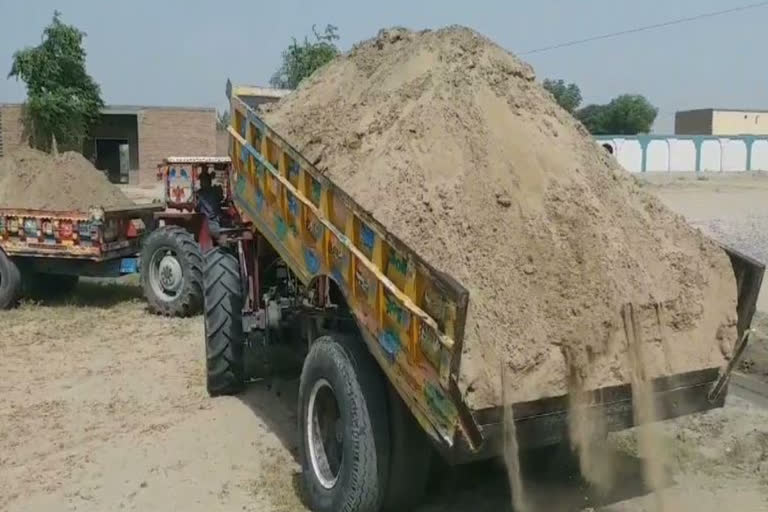 In Ludhiana transporters protested against the Punjab government