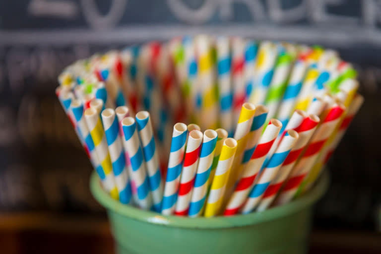 Biodegradable paper straws: વૈજ્ઞાનિકો સંપૂર્ણપણે બાયોડિગ્રેડેબલ પેપર સ્ટ્રો વિકસાવે છે