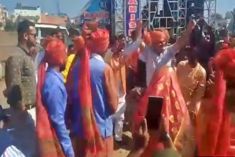 mla thakurdas nagvanshi dance video