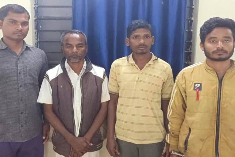 Naxalites associates arrested in dhamtari