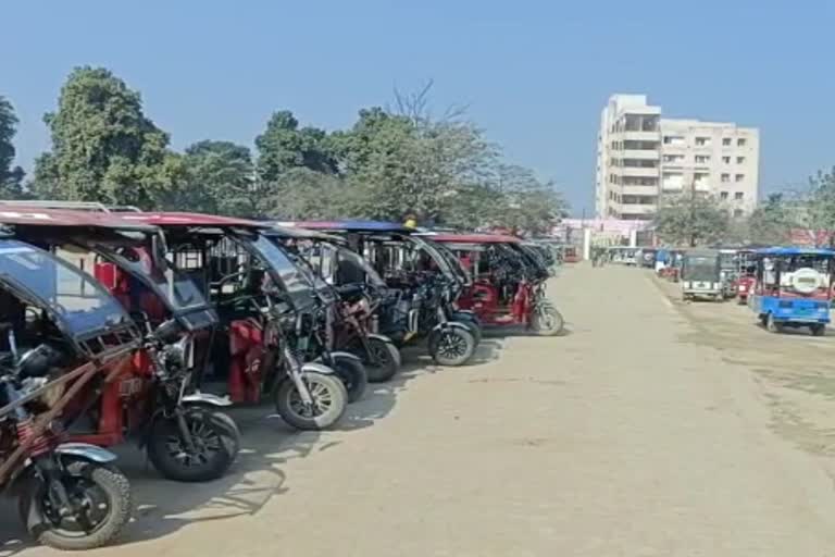 E-Rickshaw drivers Protest