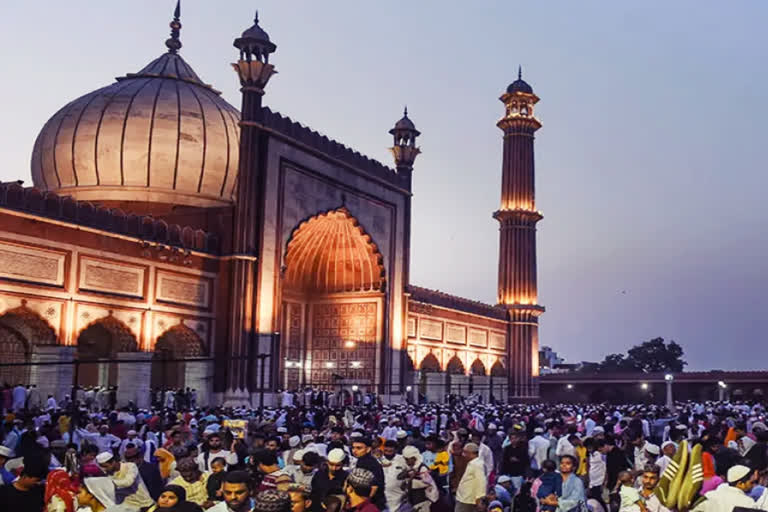 Entry of women into mosques for offering namaz permitted