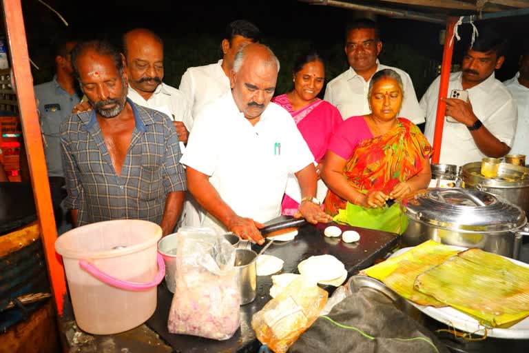 சூடுபிடித்த ஈரோடு கிழக்கு களம்! பரோட்டா போட்டு வாக்கு சேகரித்த அமைச்சர் செஞ்சி மஸ்தான்