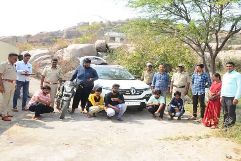 Selling marijuana to foreign tourists in Gagavathi: Six Arrested